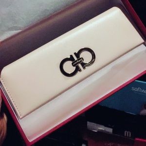 Salvatore Ferragamo women wallet